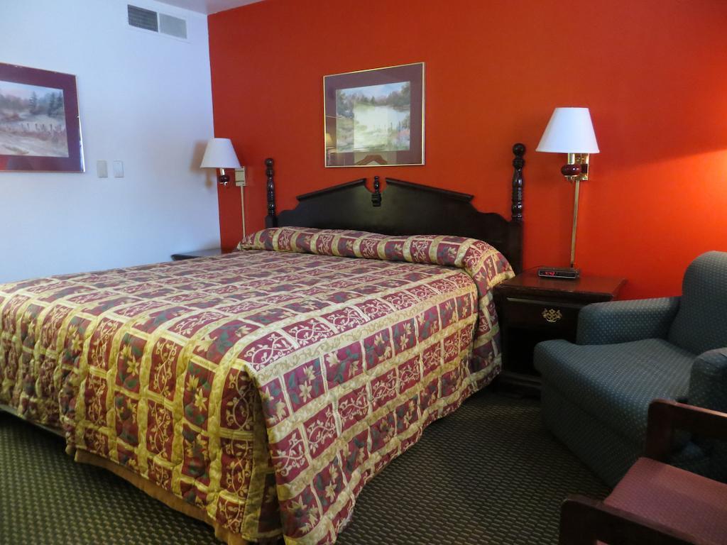 Americas Best Value Inn Arkansas City Экстерьер фото